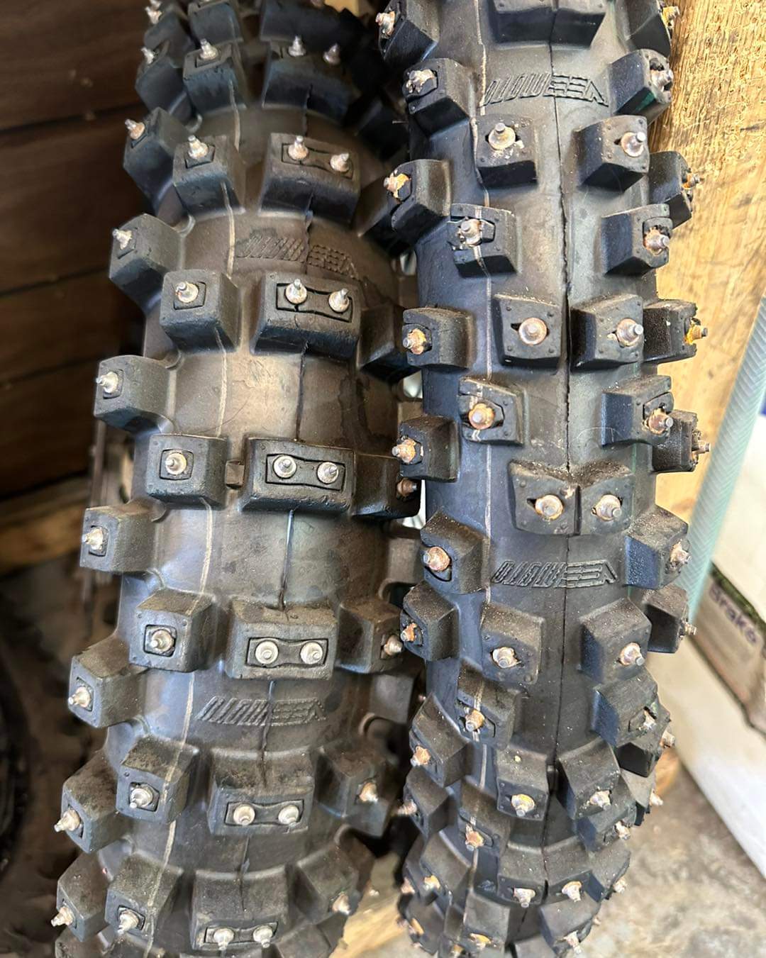 Lightning Studded Tire Set